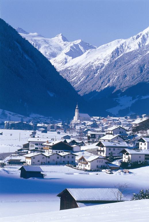 Alpenpension Pfurtscheller Neustift im Stubaital Exterior photo